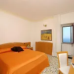 Felice Relais فندق